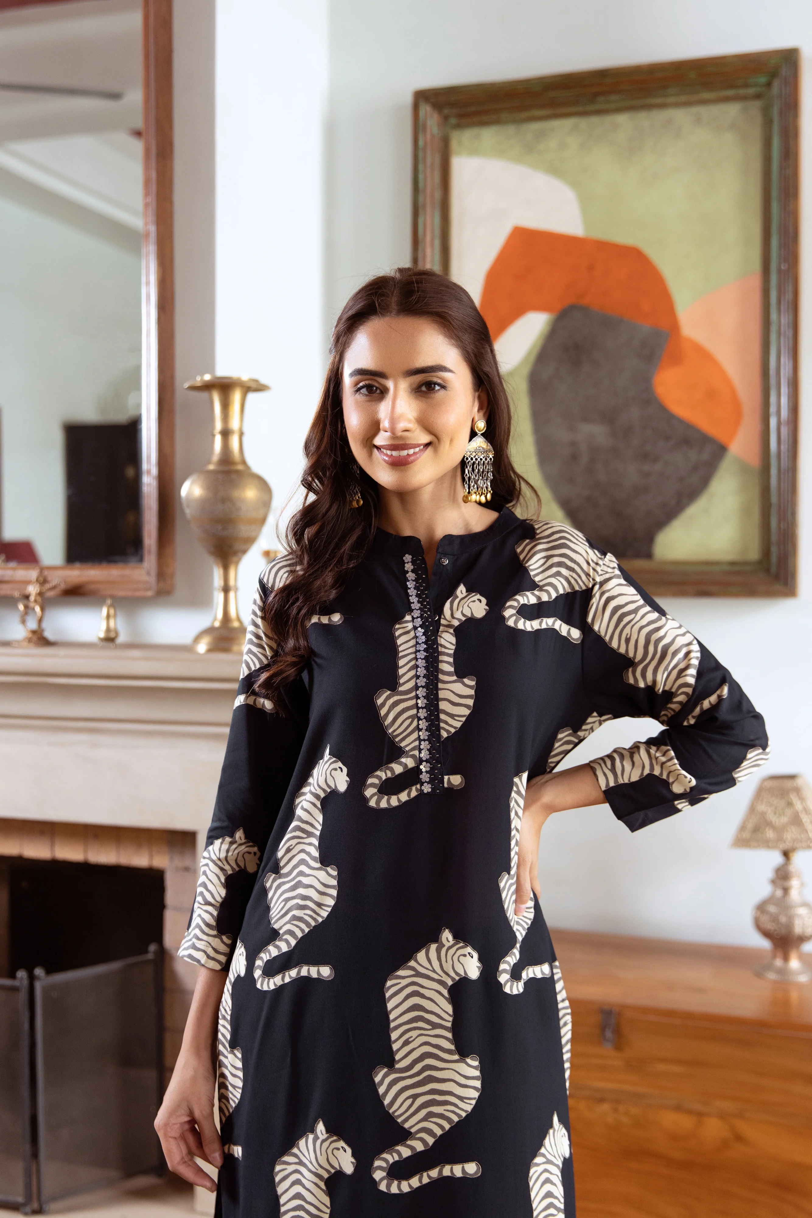 Aruna Onyx Tiger Kurta Pant Set - Image 8